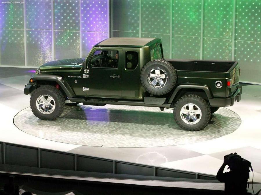  Jeep Gladiator Concept 2005 года  (фото 12 из 30)